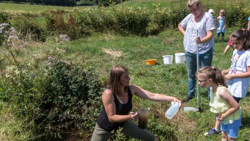 Kurs: Von der Regenwolke zum Wasserhahn - der Weg des Trinkwassers (Foto: Junior Uni / Wilfried Kuhn)